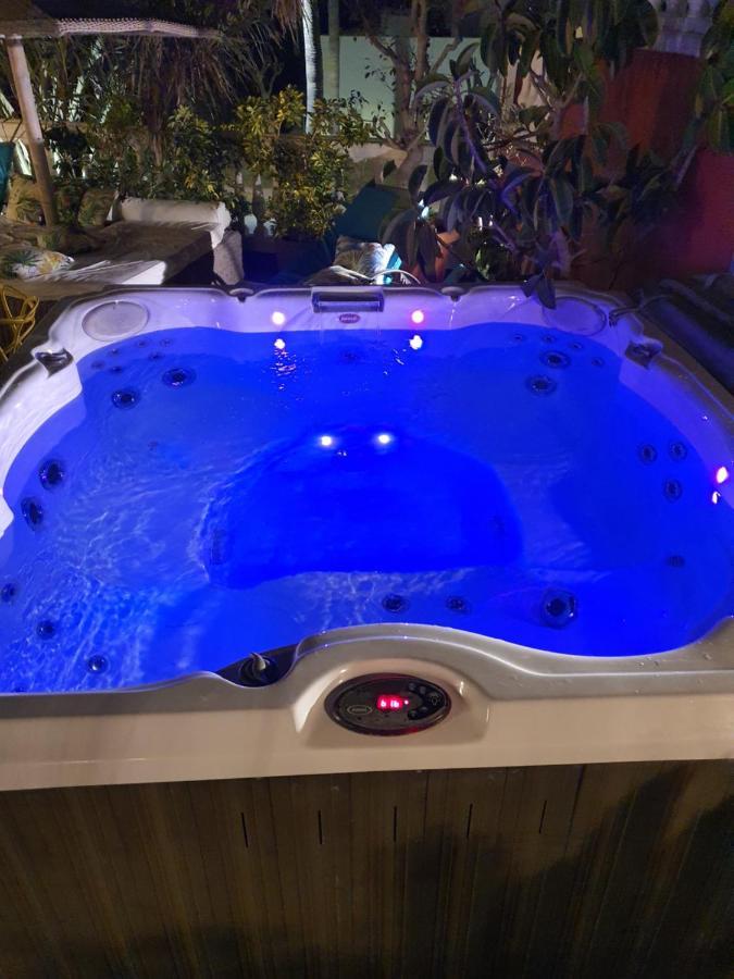 Majestic Villa By The Beach Heated Private Pool & Jacuzzi Benalmádena Exterior photo